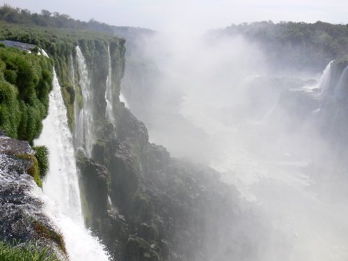 Looking down the devils throat at iguazu falls. Photo by Rick Taylor. Copyright Borderland Tours. All rights reserved. 201