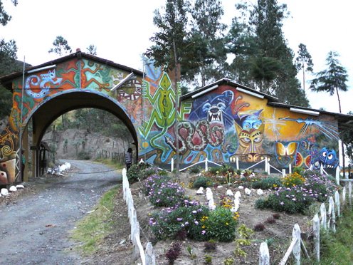 Entrance to cajanuma reserve. Photo by Dave Semler and Marsha Steffen. All rights reserved.