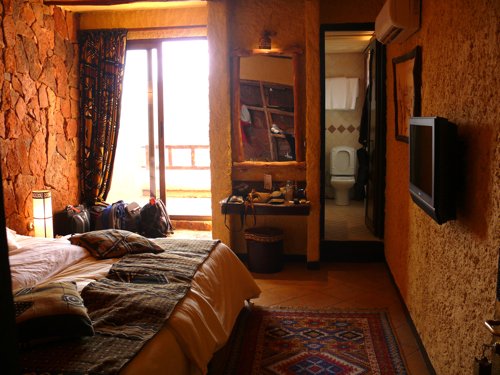 Boumalne hotel room. Photo by Rick Taylor. Copyright Borderland Tours. All rights reserved. 