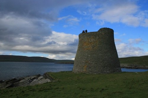 Iron age broch at mousa in the shetland islands. Photo by Richard Fray. All rights reserved.